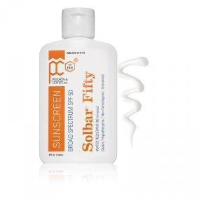 Person Covey Solbar Fifty (SPF 50) - askderm